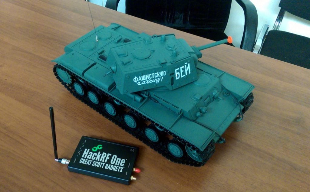 HackRF used to control an RC toy tank