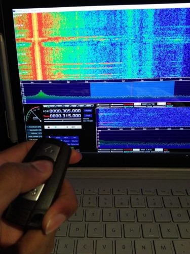 RTL-SDR receiving a BMW keyfob signal at 315 MHz in HDSDR.