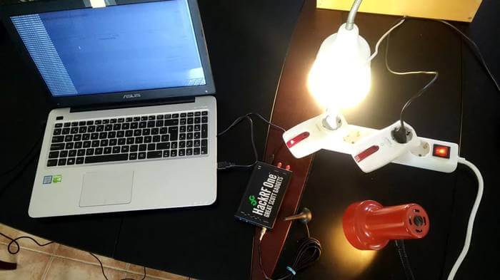 HackRF Controlling the Wireless Power Outlet by Brute Forcing Packets