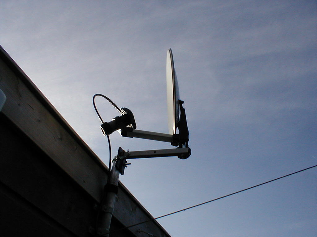 L-Band Patch Antenna on Dish
