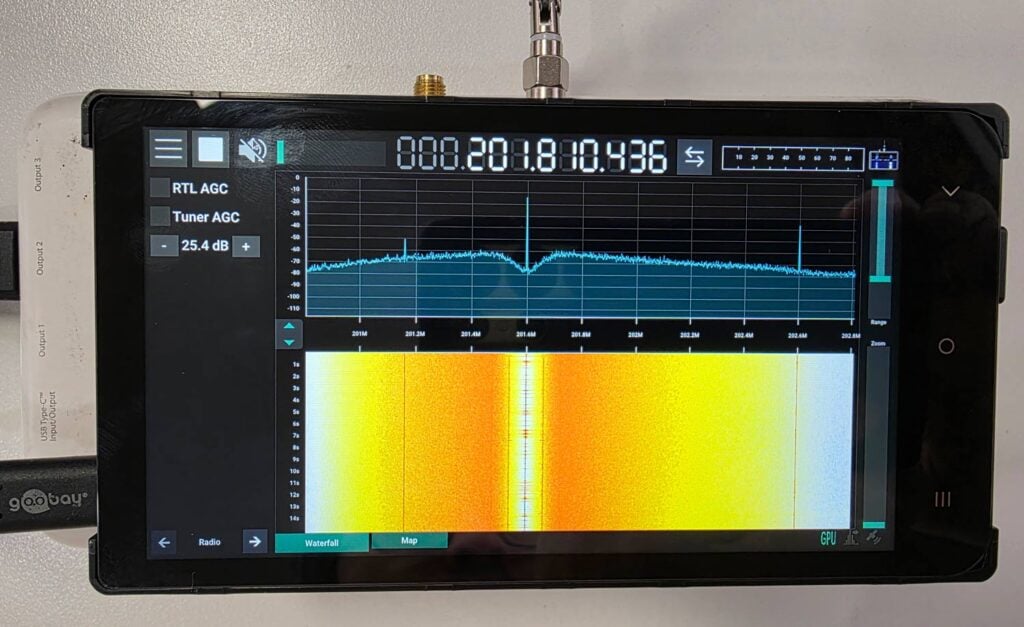 Large LO signal spikes visible every 28.8 MHz (with phase noise degradation around it too)